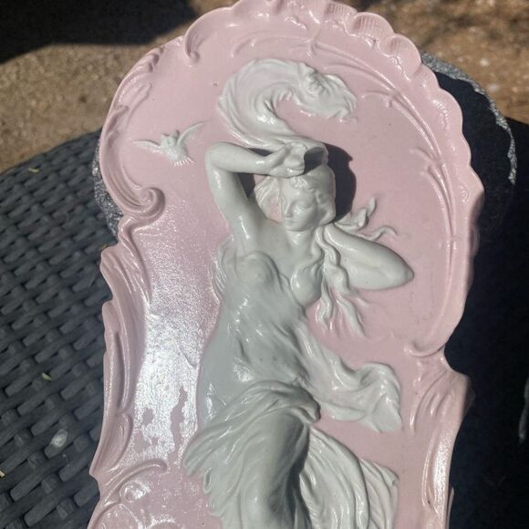 Elegant Vtg Art Nouveau Pink and White Wall Decor Plaque - Picture 2 of 11